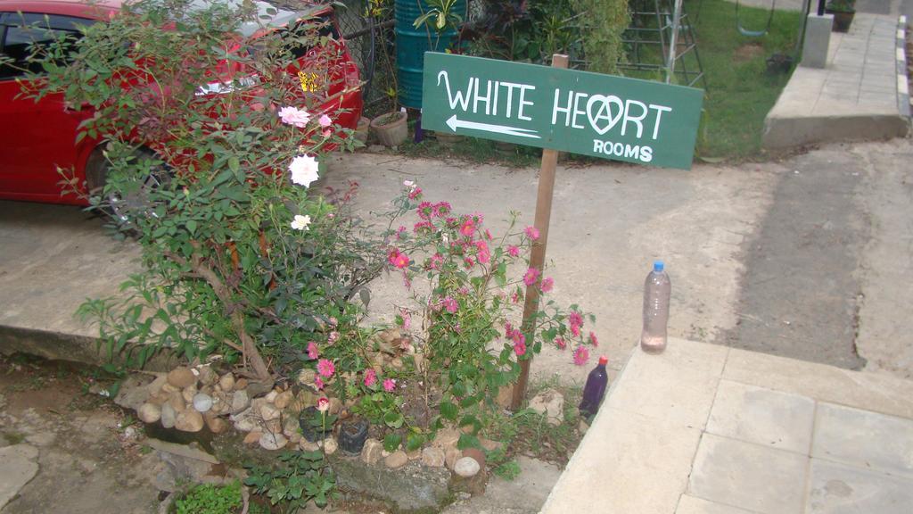White Heart Hotel Ella Eksteriør billede